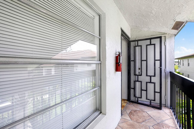 Building Photo - 13283 Pineapple Palm Ct