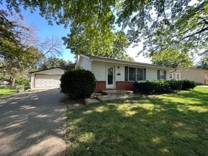 Building Photo - 1318 SW Lynn Dr