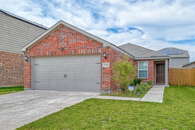 Building Photo - 6218 El Oro Dr