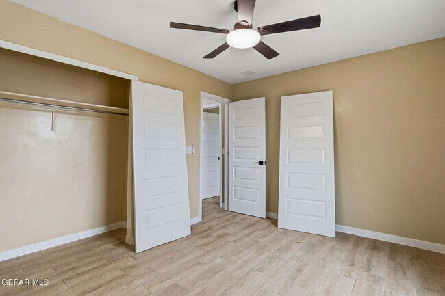 Building Photo - Northeast-2 bedroom apartment with water service included