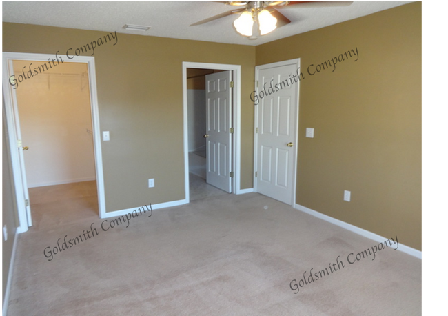 Building Photo - 305 Pelham Square Way