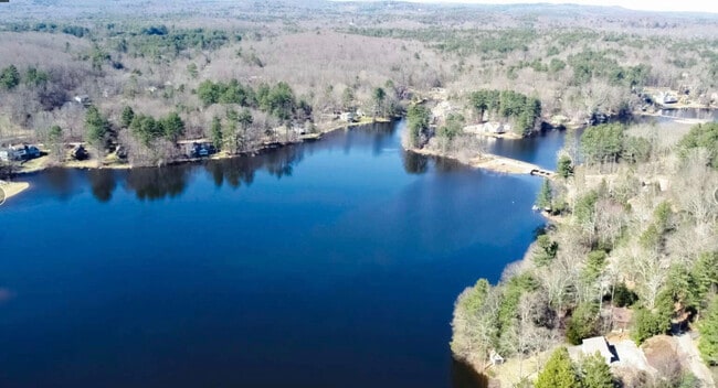 Foto del edificio - 60 Indian Spring Rd