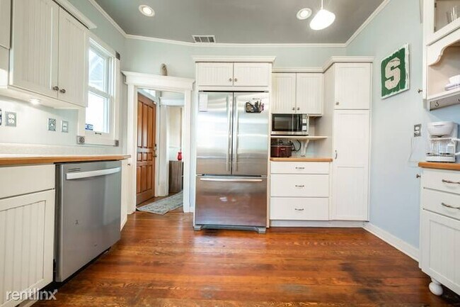 Building Photo - 3 br, 1.5 bath House - 226 Willow St