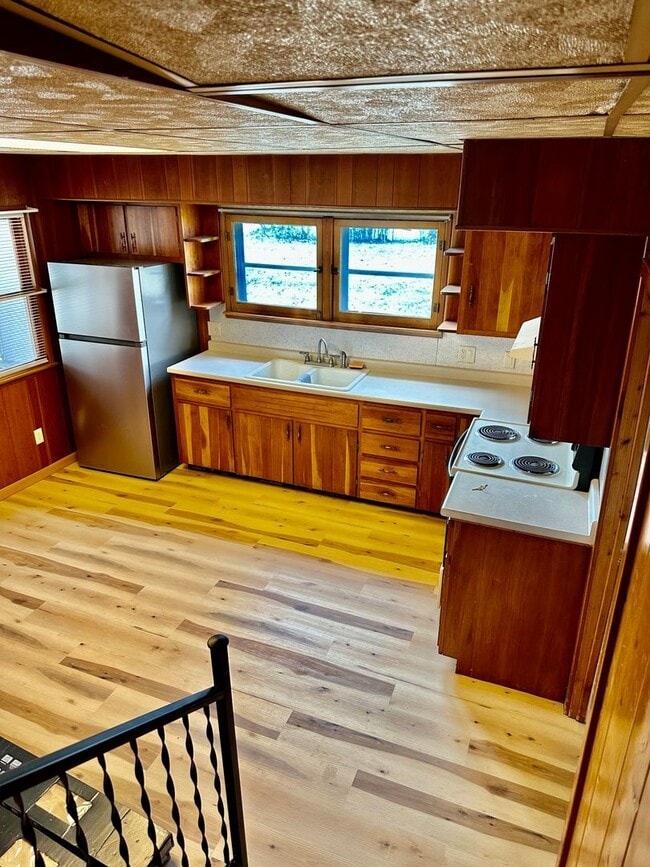 Building Photo - Charming Completely Remodeled Home!