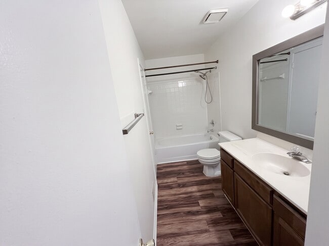 Building Photo - 853 Saint Michaels Dr
