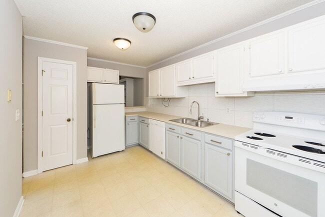 Foto del edificio - 2 Bedroom 2 Bath Townhouse in Crowfield Pl...