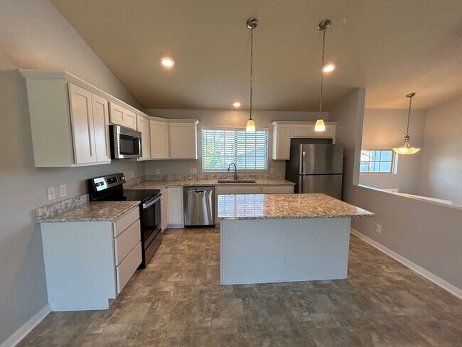 Foto del edificio - Newly Build Home for Rent!