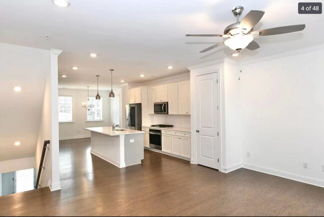 Foto del edificio - 6574 Beacon Dr