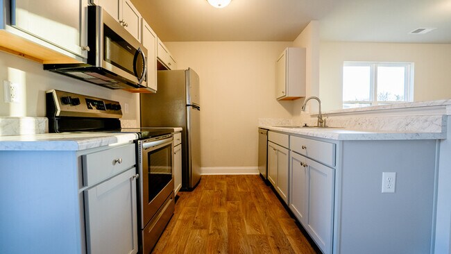 Building Photo - BRAND NEW 2 bedroom, 1.5 bathroom duplex i...