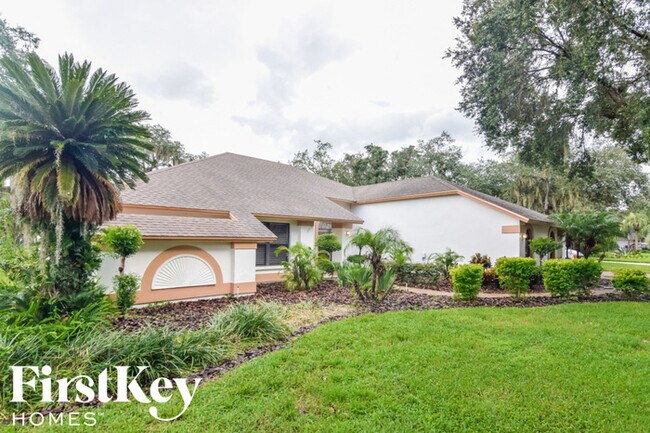 Building Photo - 2816 Pine Club Dr