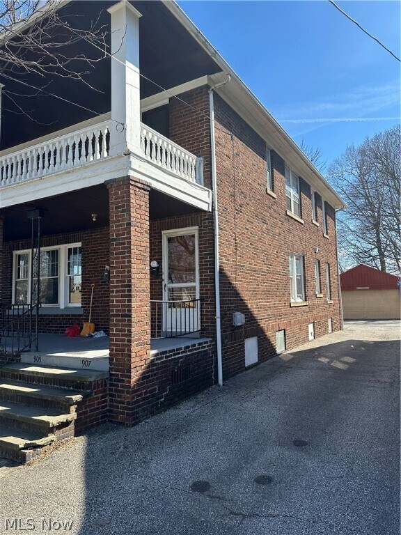 Building Photo - 907 Spring Rd