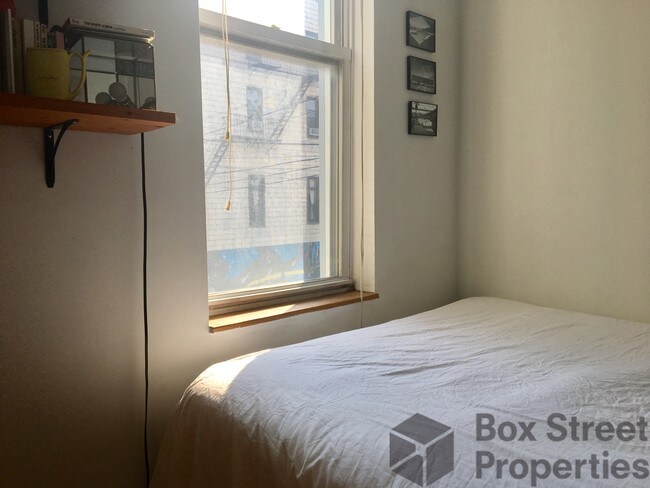 Foto del edificio - 154 N 8th St