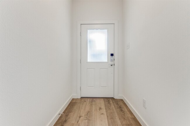 Foto del edificio - 4908 Pebblewood Dr