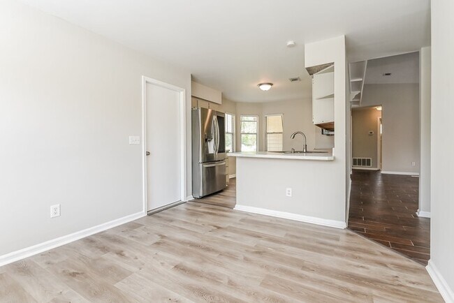 Building Photo - 3951 San Pablo