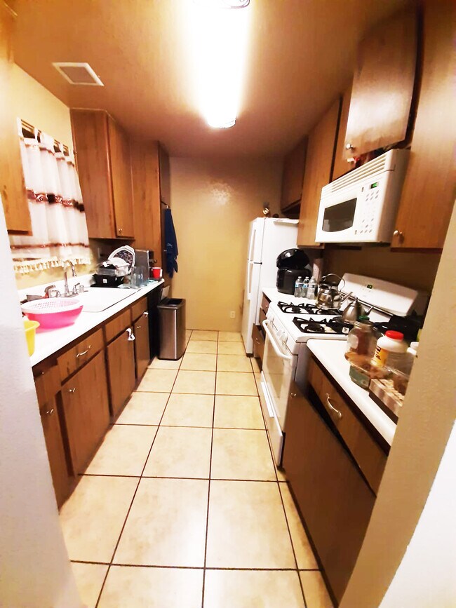 7115 Etiwanda Ave, Reseda, CA 91335 Townhome Rentals in Reseda CA