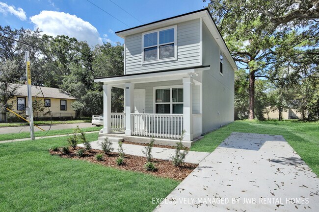 Building Photo - 2202 Spires Ave