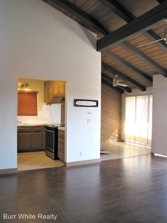 Building Photo - 207 Orange St