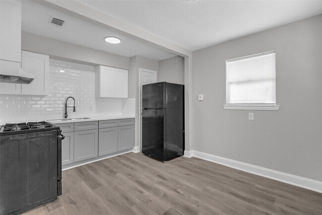 Building Photo - 3613 Crane St