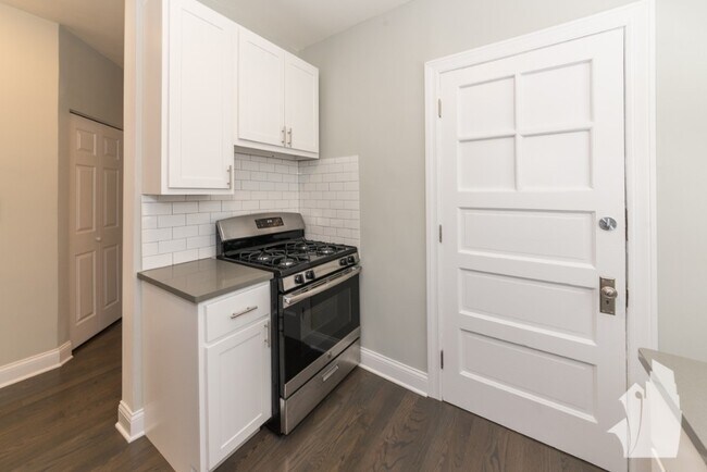 Building Photo - 5059 North Damen-2E