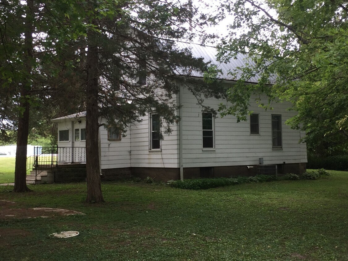 Primary Photo - 3031 E Shaulis Rd