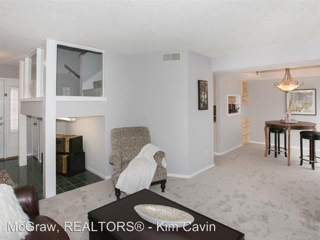 Building Photo - 9149 E 69th Pl