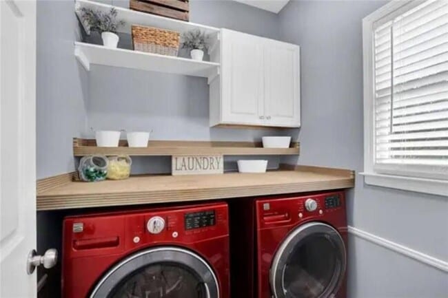 Building Photo - 828 Windsor Oak Cir