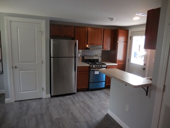 Building Photo - 1159 Say Ave