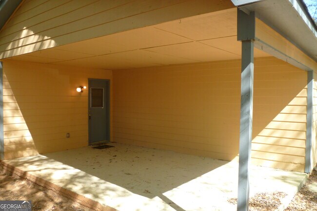 Building Photo - 6627 Bent Creek Dr