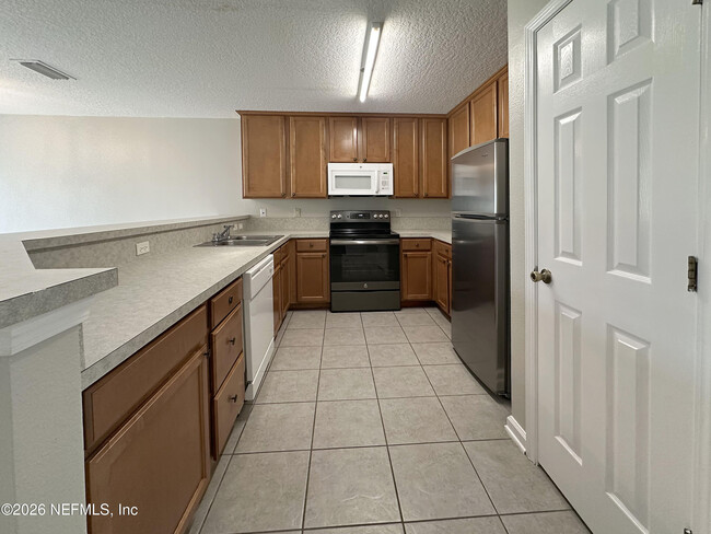 Building Photo - 1036 N Black Cherry Dr