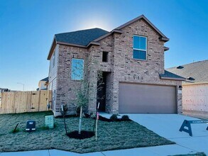 Building Photo - 701 Falkland Trace