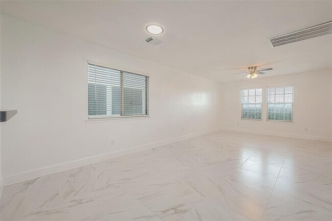 Building Photo - 20939 Young Meadows Way