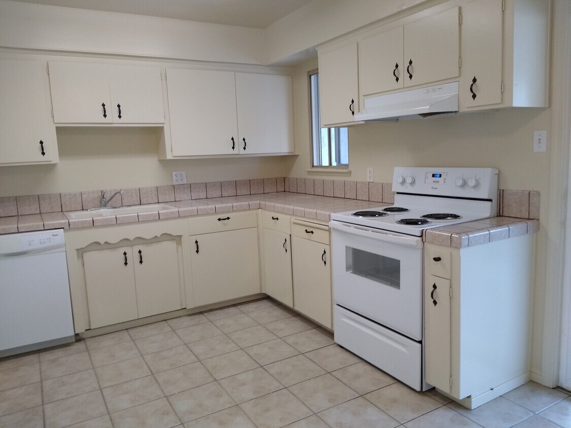 Foto principal - 117 Catherine Ln