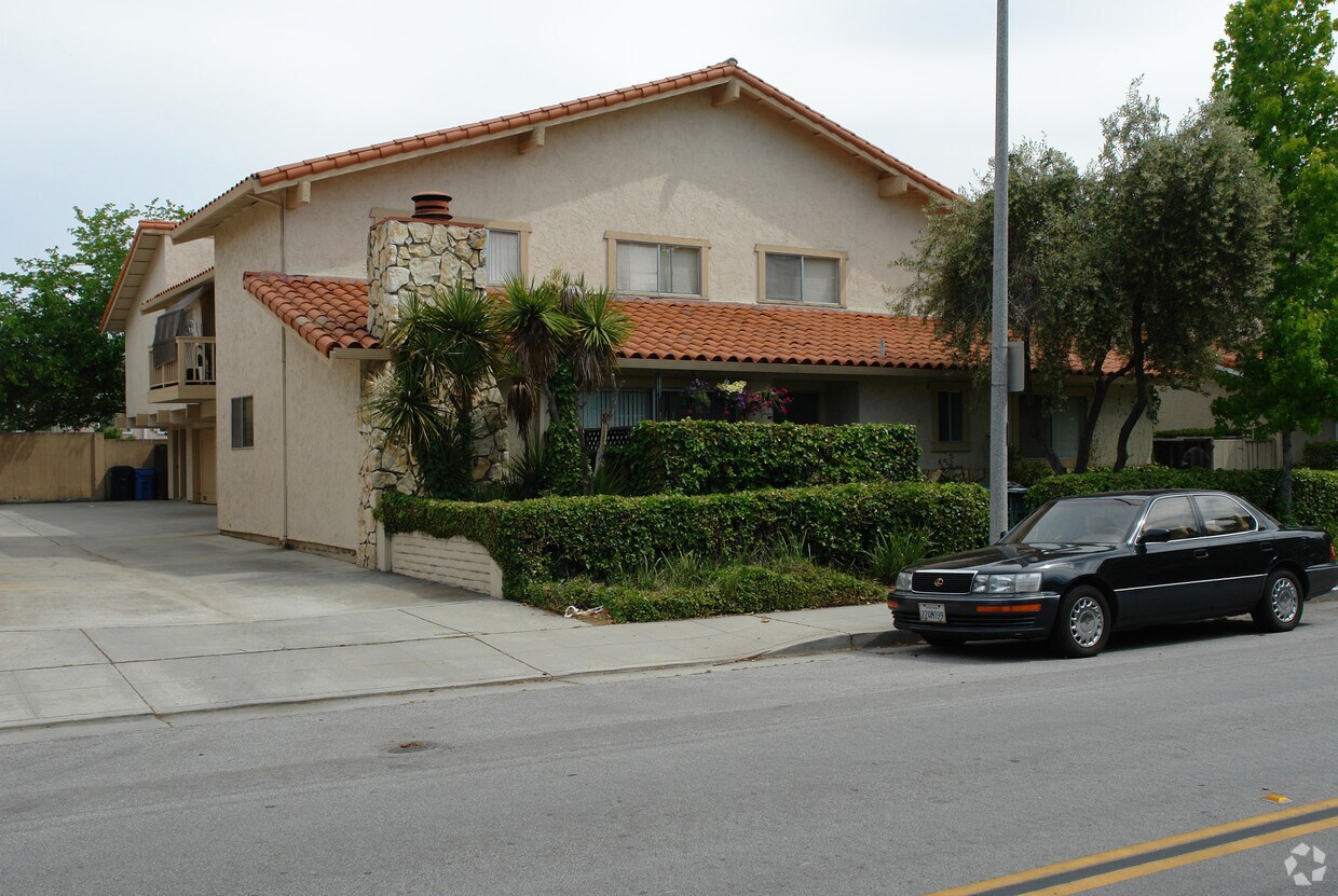 Building Photo - 483 La Conner Dr
