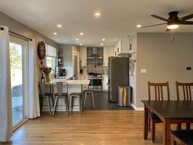 Foto del edificio - Charming 3 bed 2 bath home in Serra Mesa