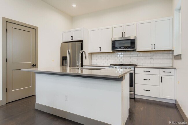 Foto del edificio - 1280 E Hampden Ave