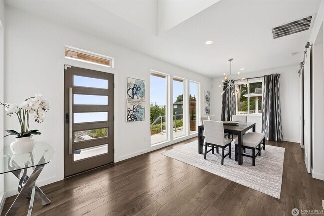Foto del edificio - Beautifully updated 3 bedroom in Browns Point!