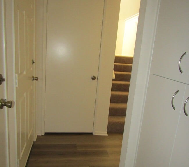 Building Photo - 800 E Rte 66