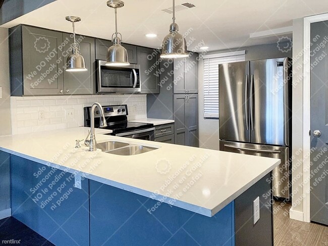 Building Photo - 2 br, 2 bath Townhome - 2508 W 12th St 306...