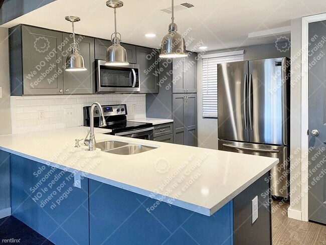 Foto del edificio - 2 br, 2 bath Townhome - 2508 W 12th St 306...