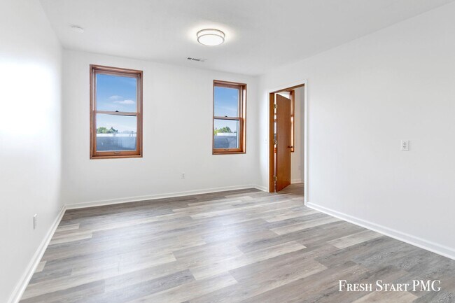 Foto del edificio - Convenient & Comfortable Living in Downtow...