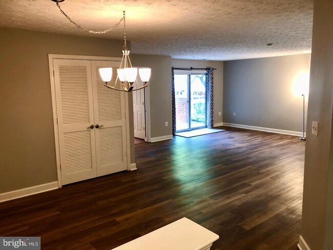 Building Photo - 609 Admiral Dr