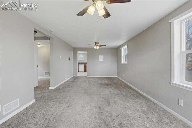 Foto del edificio - 1833 E 13th St