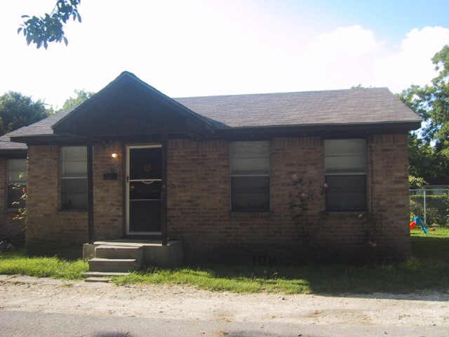 Building Photo - 9816 Fulton St