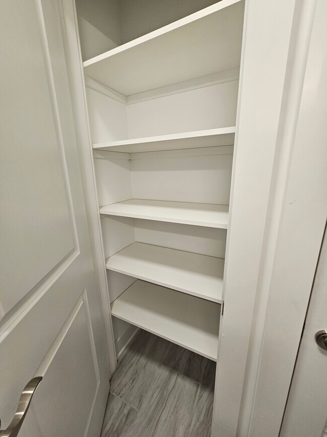 Brookside Manor Clark Apartments in Clark, NJ