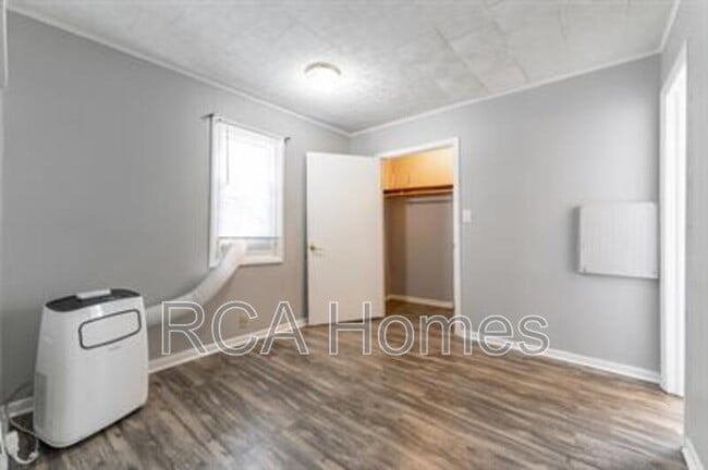 Foto del edificio - 906 Laurel St