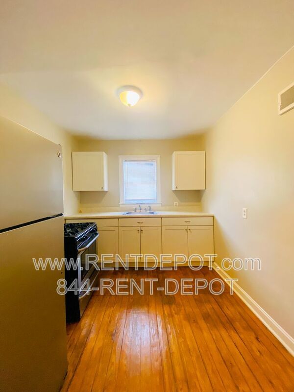 Building Photo - 629 S Harlan Ave