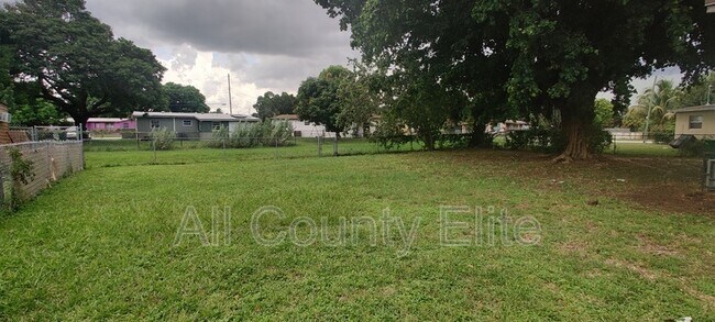 Foto del edificio - 611 NW 33rd Ave