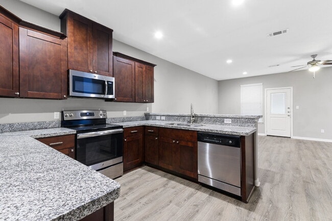 Building Photo - 124 Artesian Way