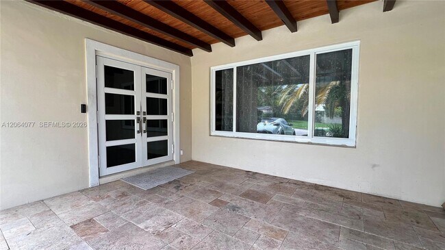 Foto del edificio - 6550 SW 8th St