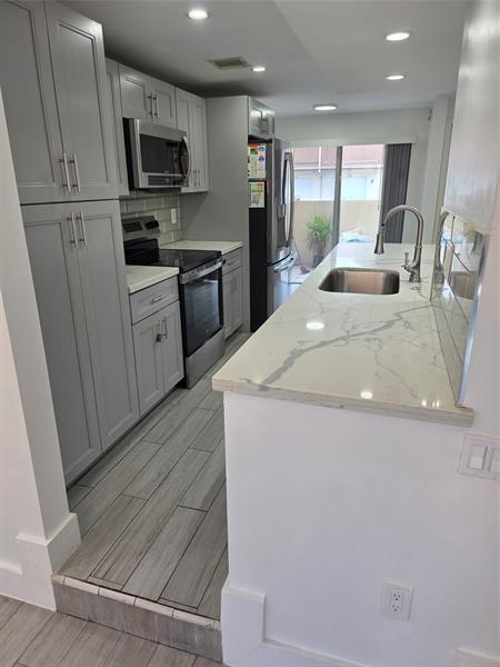 Foto del edificio - 846 NW 81st Ave